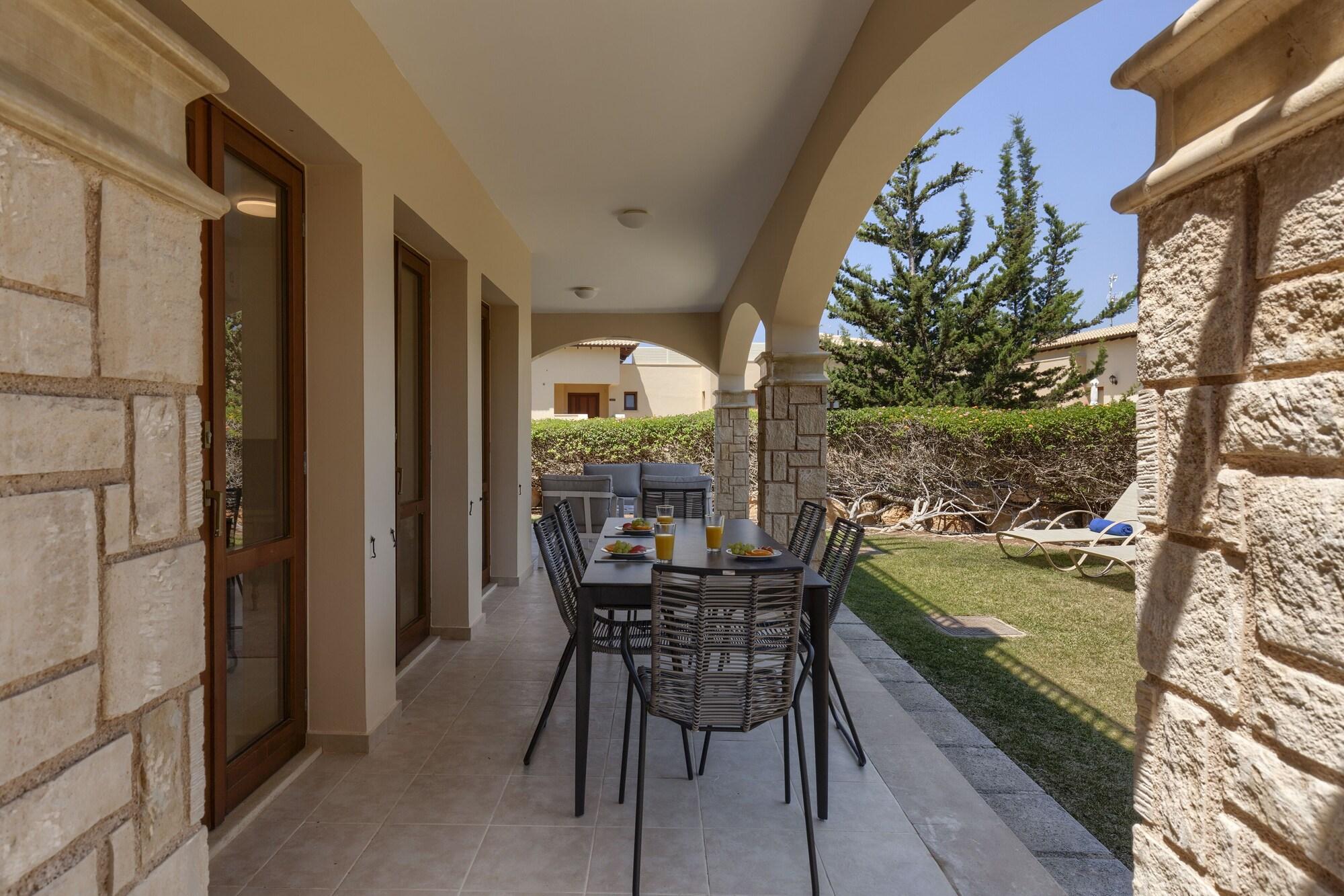 Aphrodite Hills Holiday Residences Exterior photo