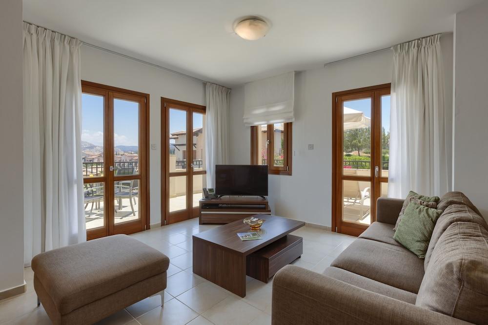 Aphrodite Hills Holiday Residences Exterior photo