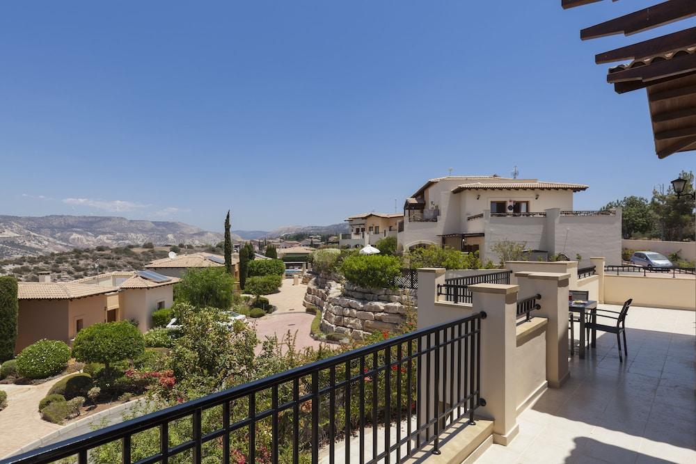Aphrodite Hills Holiday Residences Exterior photo
