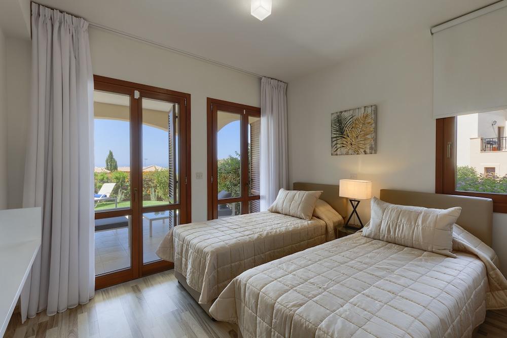 Aphrodite Hills Holiday Residences Exterior photo
