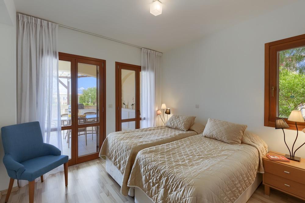 Aphrodite Hills Holiday Residences Exterior photo